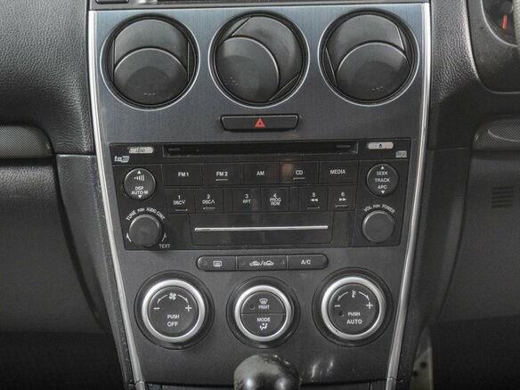 2005 Mazda Atenza I, серебристый, 429000 рублей - вид 14
