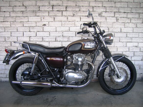 2005 Kawasaki W 650, коричневый - вид 7