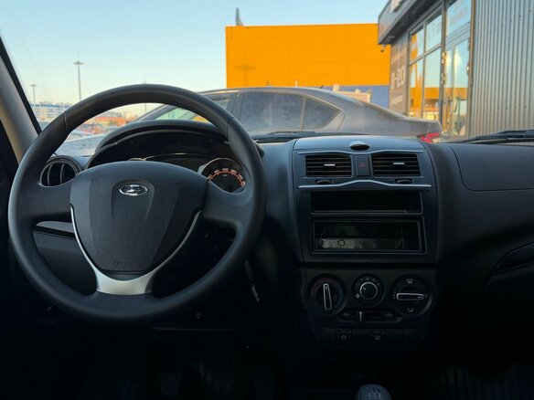 2024 Lada (ВАЗ) Granta I Рестайлинг, белый, 950000 рублей - вид 12
