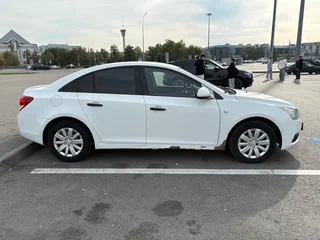 2011 Chevrolet Cruze I, белый, 499000 рублей, вид 4