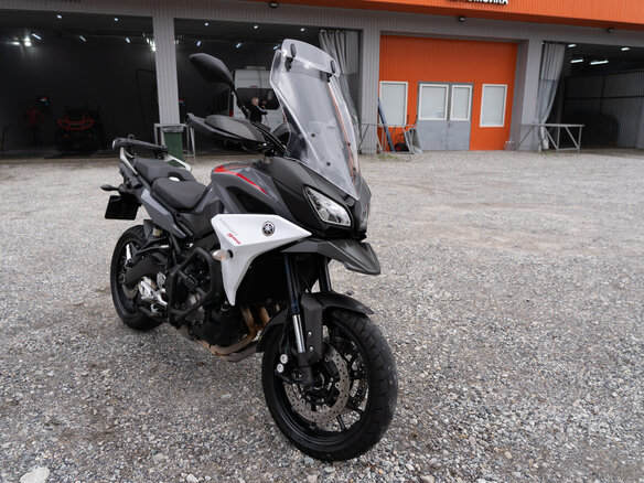 2018 Yamaha MT-09 Tracer (FJ-09), серый, 750000 рублей - вид 13