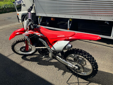 2018 Honda CRF 250R, красный, 579999 рублей, вид 4