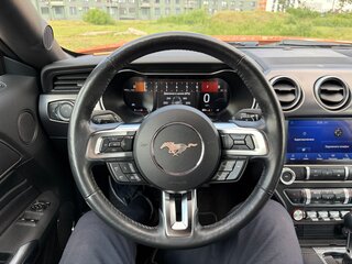 2020 Ford Mustang VI Рестайлинг, оранжевый, 3650000 рублей, вид 4