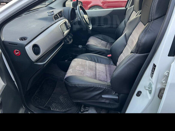 2013 Toyota Vitz III (XP130), белый, 770000 рублей - вид 13