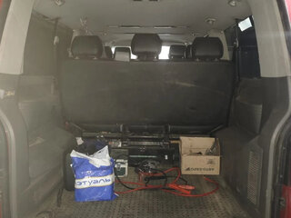 2005 Volkswagen Transporter T5, красный, 1000000 рублей, вид 5