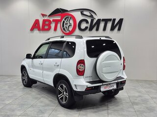 2018 Chevrolet Niva I Рестайлинг, белый, 699000 рублей, вид 5