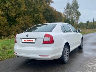2012 Skoda Octavia II (A5) Рестайлинг, белый, 750000 рублей, вид 4