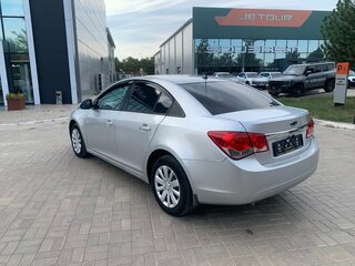 2011 Chevrolet Cruze I, серебристый, 669900 рублей, вид 5