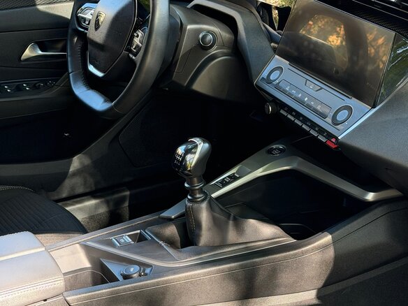 2022 Peugeot 308 III, белый, 1699900 рублей - вид 18