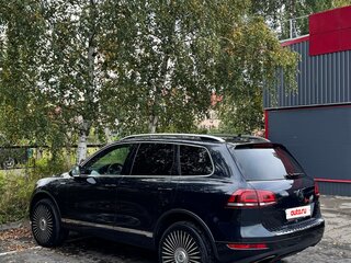 2013 Volkswagen Touareg II, синий, 1990000 рублей, вид 5
