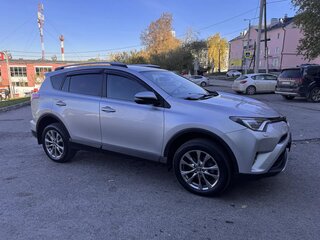 2017 Toyota RAV4 IV (XA40) Рестайлинг, серебристый, 2500000 рублей, вид 3