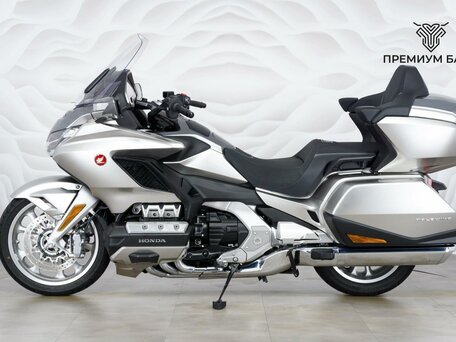 2023 Honda GL 1800 Gold Wing, серебристый, 3227000 рублей, вид 2