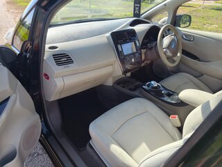2012 Nissan Leaf (EM61) I (ZE0/AZE0), чёрный, 800000 рублей, вид 4