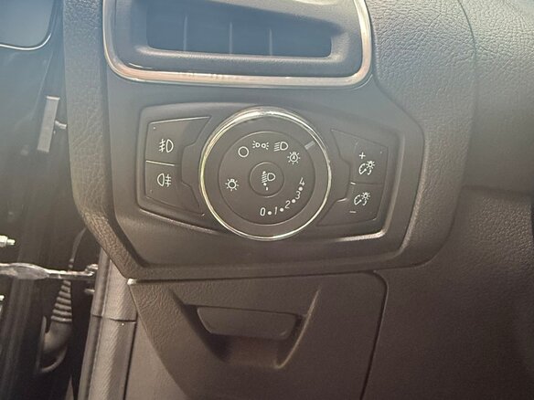 2014 Ford Focus III, чёрный, 700000 рублей - вид 13