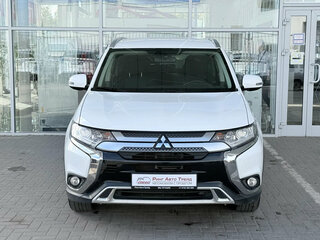 2019 Mitsubishi Outlander III Рестайлинг 3, белый, 2199000 рублей, вид 3