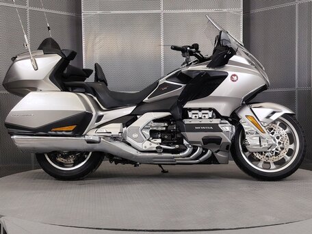2024 Honda GL 1800 Gold Wing, серебристый, 3099000 рублей, вид 1