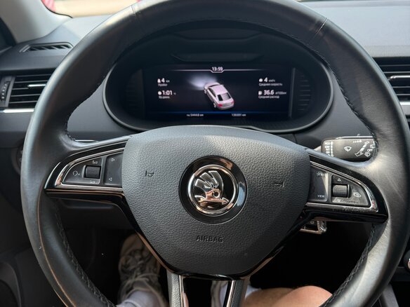 2019 Skoda Octavia III (A7) Рестайлинг, синий, 1800000 рублей - вид 12