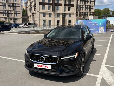2019 Volvo V60 Cross Country II, чёрный, 3350000 рублей, вид 2