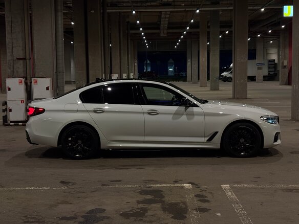 2018 BMW 5 серии 530d xDrive VII (G30/G31/G38), белый, 3650000 рублей - вид 9
