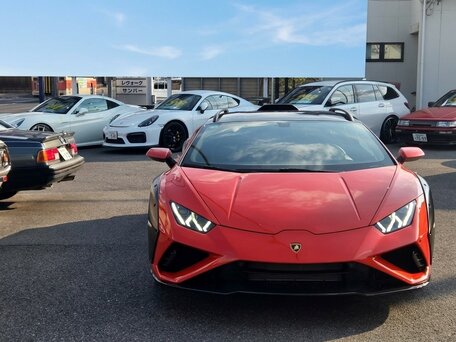 2023 Lamborghini Huracán Sterrato I Рестайлинг, красный, 27000000 рублей, вид 2