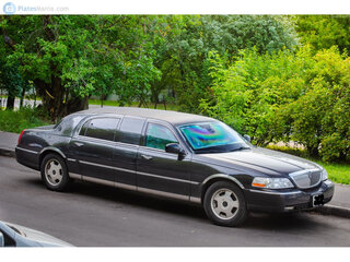 2002 Lincoln Town Car III, чёрный, 3400000 рублей, вид 1