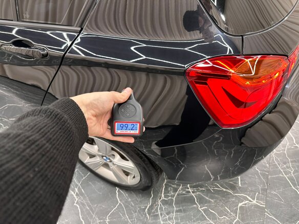2015 BMW 1 серии 118i II (F20/F21) Рестайлинг, чёрный, 1479000 рублей - вид 24