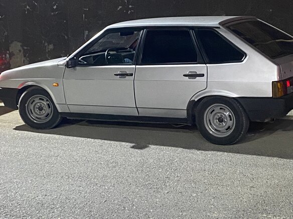 2002 Lada (ВАЗ) 21093i, серебристый, 155000 рублей - вид 6