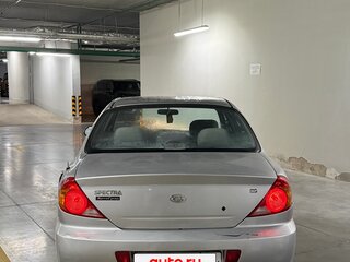 2006 Kia Spectra I Рестайлинг 2, серебристый, 140000 рублей, вид 4