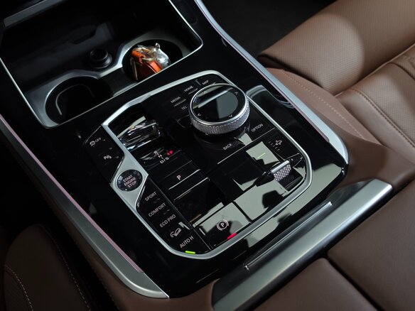 2025 BMW X5 40i IV (G05/G18) Рестайлинг, белый, 13500678 рублей - вид 17