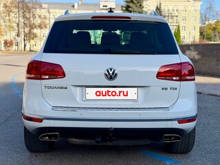 2016 Volkswagen Touareg II Рестайлинг, белый, 2350000 рублей, вид 4