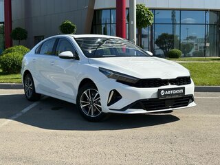 2026 Kia K3 II (China Market) Рестайлинг, белый, 2435000 рублей, вид 3