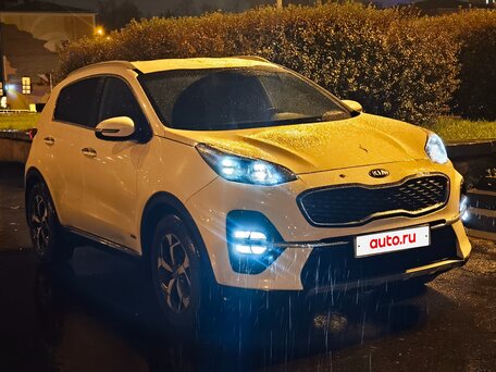 2019 Kia Sportage IV Рестайлинг, белый, 2450000 рублей, вид 2