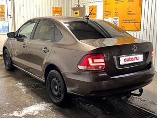 2017 Volkswagen Polo V Рестайлинг, коричневый, 625000 рублей, вид 5