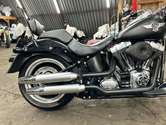 2010 Harley-Davidson Fat Boy, чёрный, 1190000 рублей - вид 16