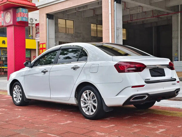 2021 Geely Emgrand II, белый - вид 5