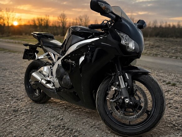 2010 Honda CBR 1000 RR/RA Fireblade, чёрный, 750000 рублей