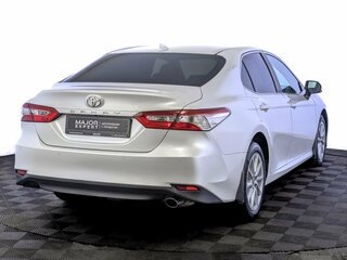 2021 Toyota Camry VIII (XV70) Рестайлинг, белый, 3190000 рублей, вид 5