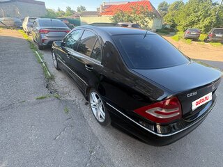 2005 Mercedes-Benz C-Класс 230 II (W203) Рестайлинг, чёрный, 630000 рублей, вид 2