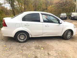 2011 Chevrolet Aveo I Рестайлинг, белый, 340000 рублей, вид 2