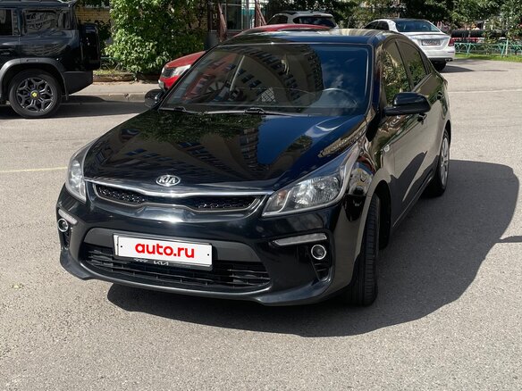 2019 Kia Rio IV, чёрный, 965000 рублей - вид 1