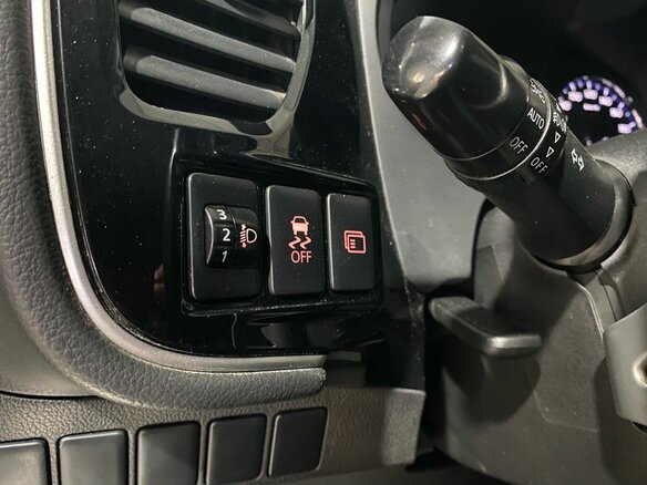 2014 Mitsubishi Outlander III Рестайлинг, чёрный, 1390000 рублей - вид 16