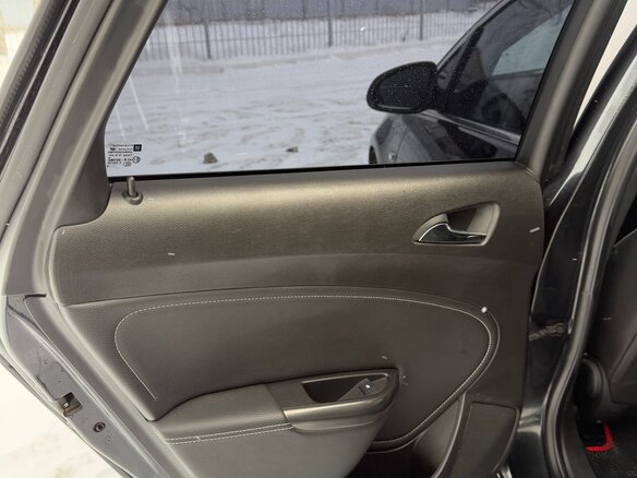 2010 Opel Astra J, чёрный, 750000 рублей - вид 11