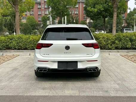 2023 Volkswagen Golf VIII, белый, 2150000 рублей, вид 5