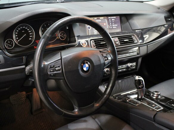 2012 BMW 5 серии 520i VI (F10/F11/F07), чёрный, 1710000 рублей - вид 6