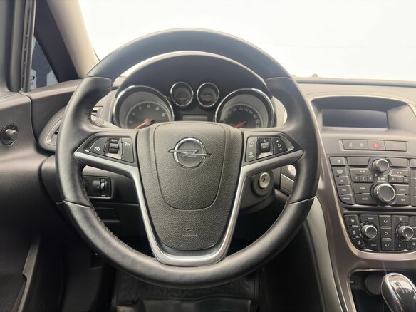 2011 Opel Astra J, серый, 699000 рублей - вид 13