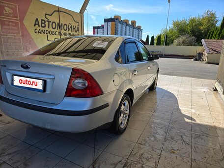2007 Ford Focus II Рестайлинг, серебристый, 400000 рублей, вид 4