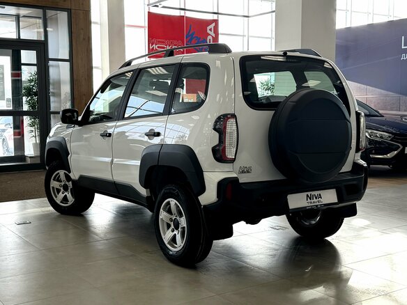 2026 Lada (ВАЗ) Niva Travel I Рестайлинг, белый, 1622000 рублей - вид 8