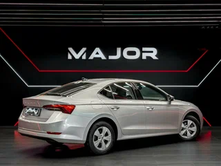 2021 Skoda Octavia IV (A8), серый, 2240000 рублей, вид 5