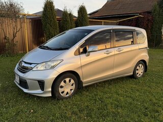 2016 Honda Freed I Рестайлинг 2, серебристый, 1300000 рублей, вид 1
