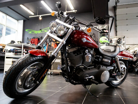 2009 Harley-Davidson Fat Bob, красный, 890000 рублей, вид 4
